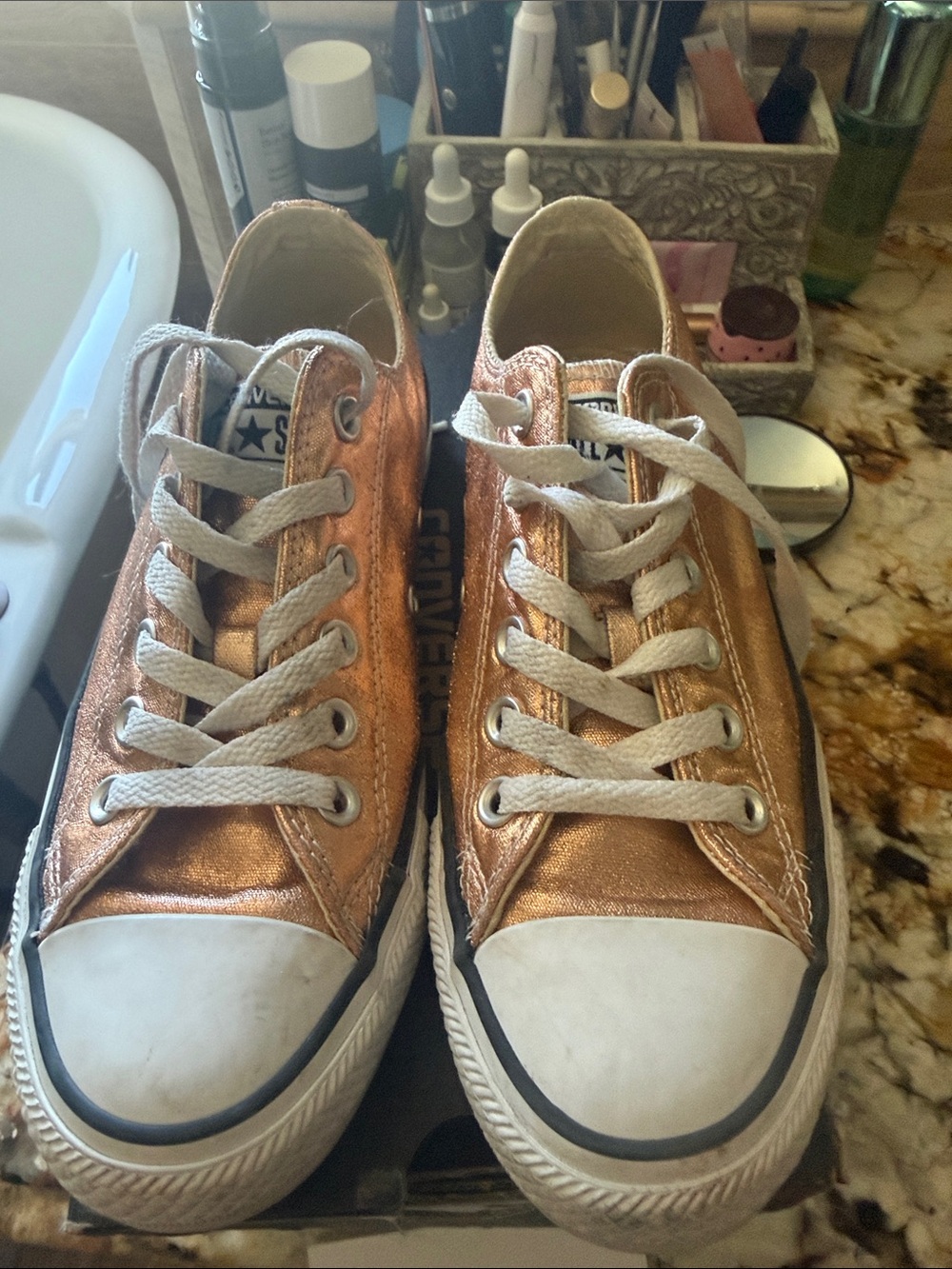 Converse Low-Top Sneakers in Metallic Rose